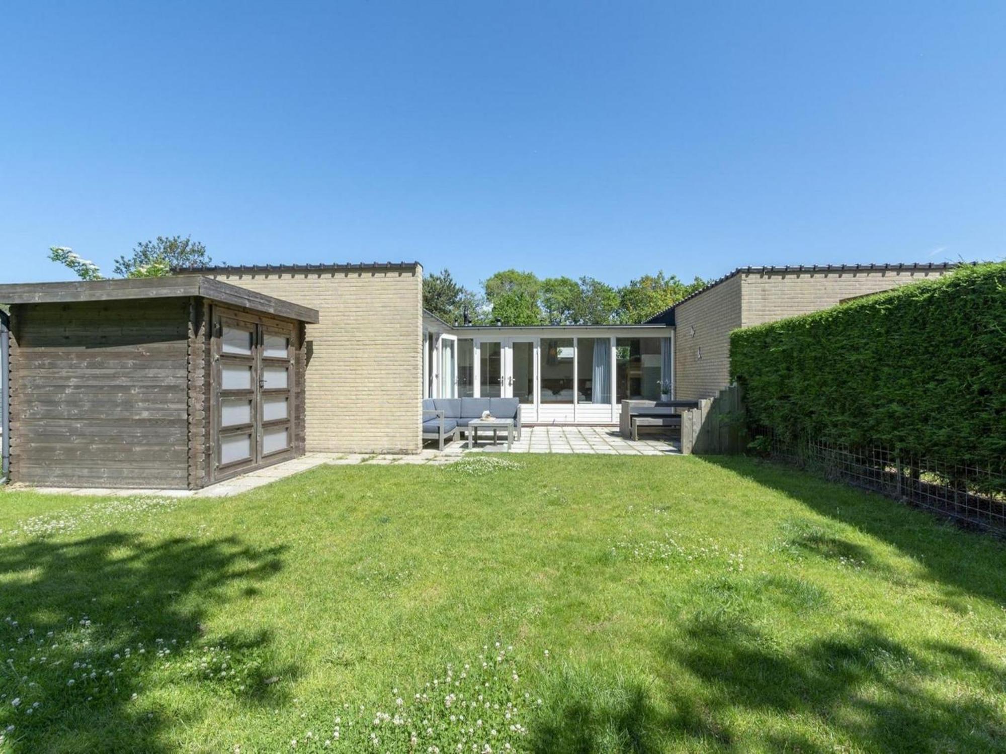 Cozy Bunglow With Garden Sint Maartensvlotbrug Esterno foto